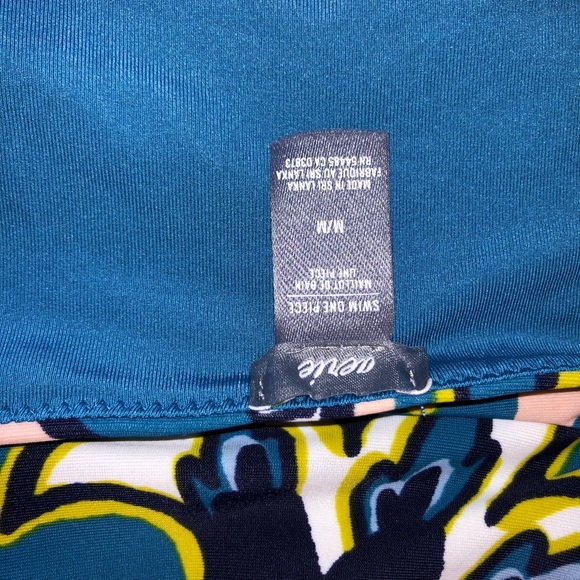 Aerie one piece swim suit size medium - Picture 7 of 9